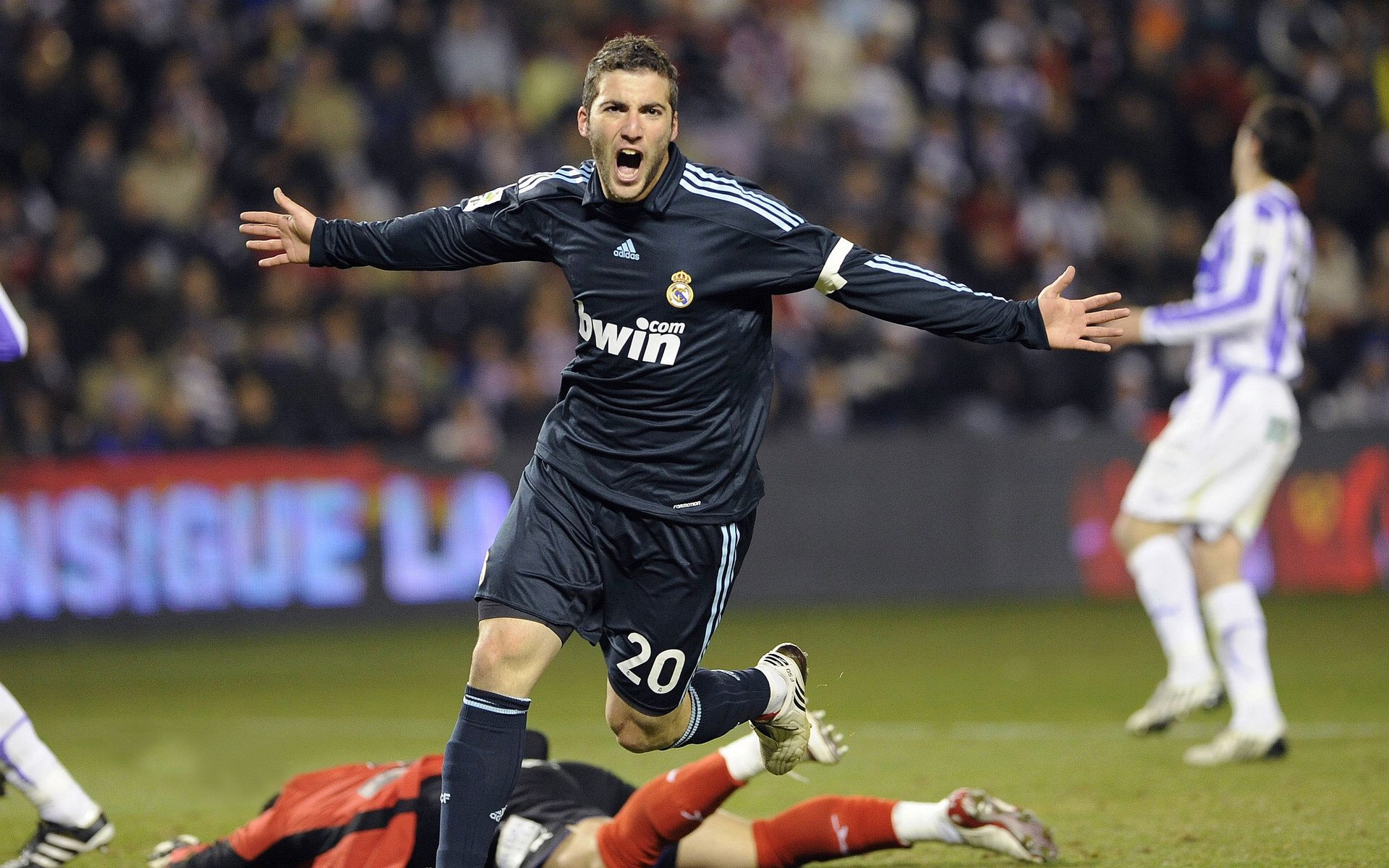 冠军的心跳:一场赛前赛后深入车手心境的精彩报道,冠军的心完整版