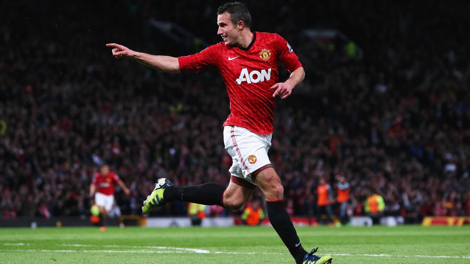 米兰体育官方网站-史上最年轻的“欧冠偶像”崛起记，欧冠最年轻出场纪录