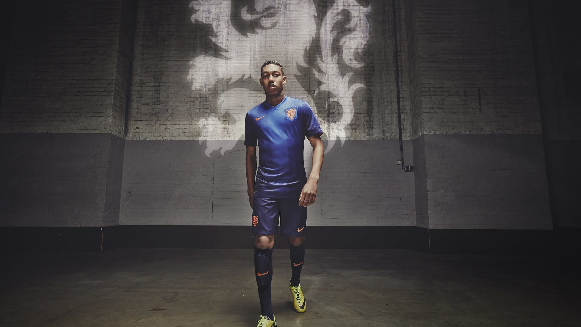 米兰体育赛事-战术革新：从传统到现代的演变之路，战术简史